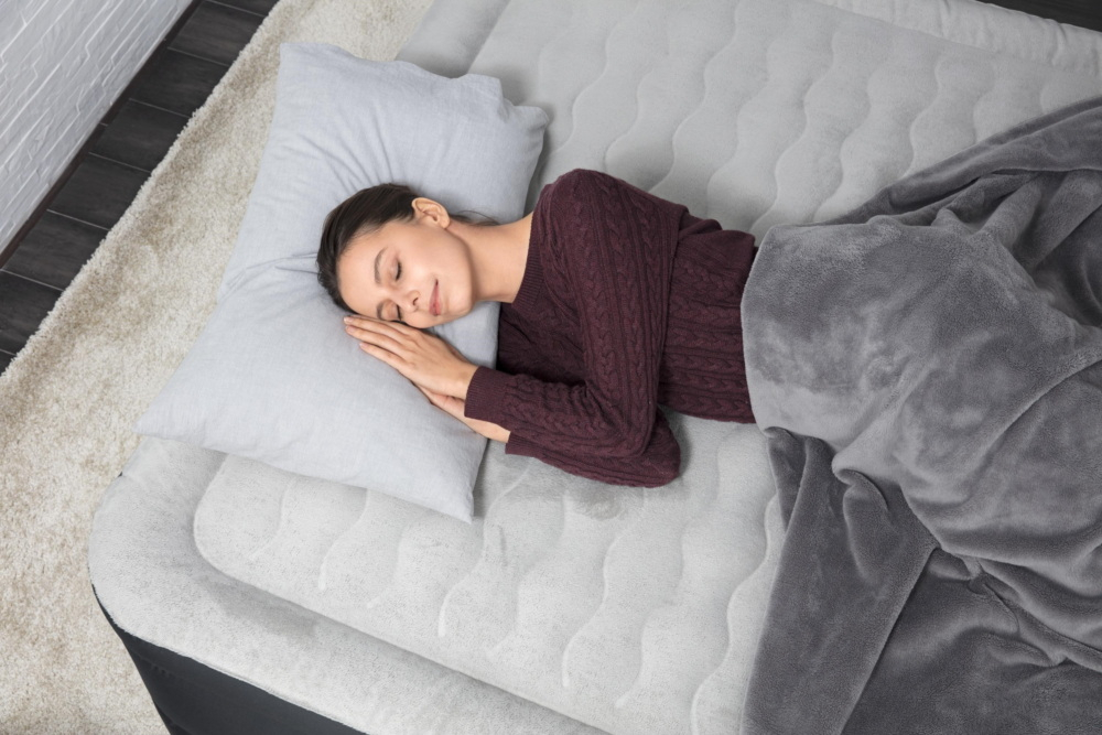 Bestway Fortech Snuggable Top Queen Airbed With Built-In AC Pump 4 Bestway Fortech Snuggable Top Queen Airbed With Built-In AC Pump - Image 2